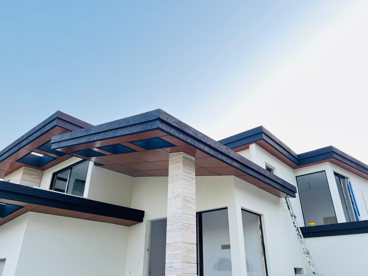 Wide angle of a wood-finish aluminium composite roof soffit